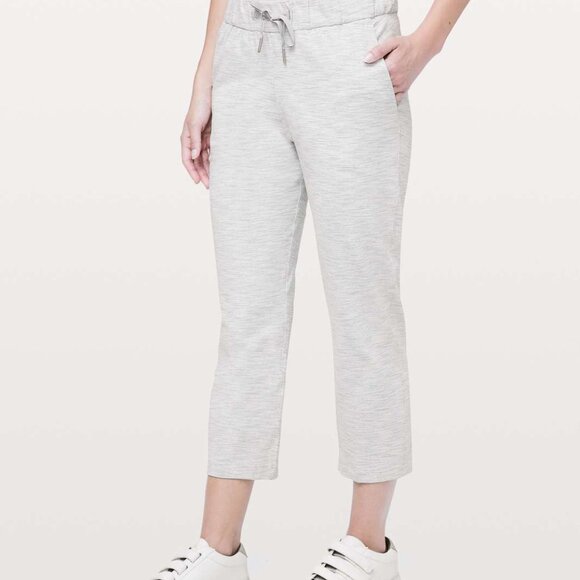 Lululemon On The Fly Crop *23" Women's Size 12 - Picture 1 of 8